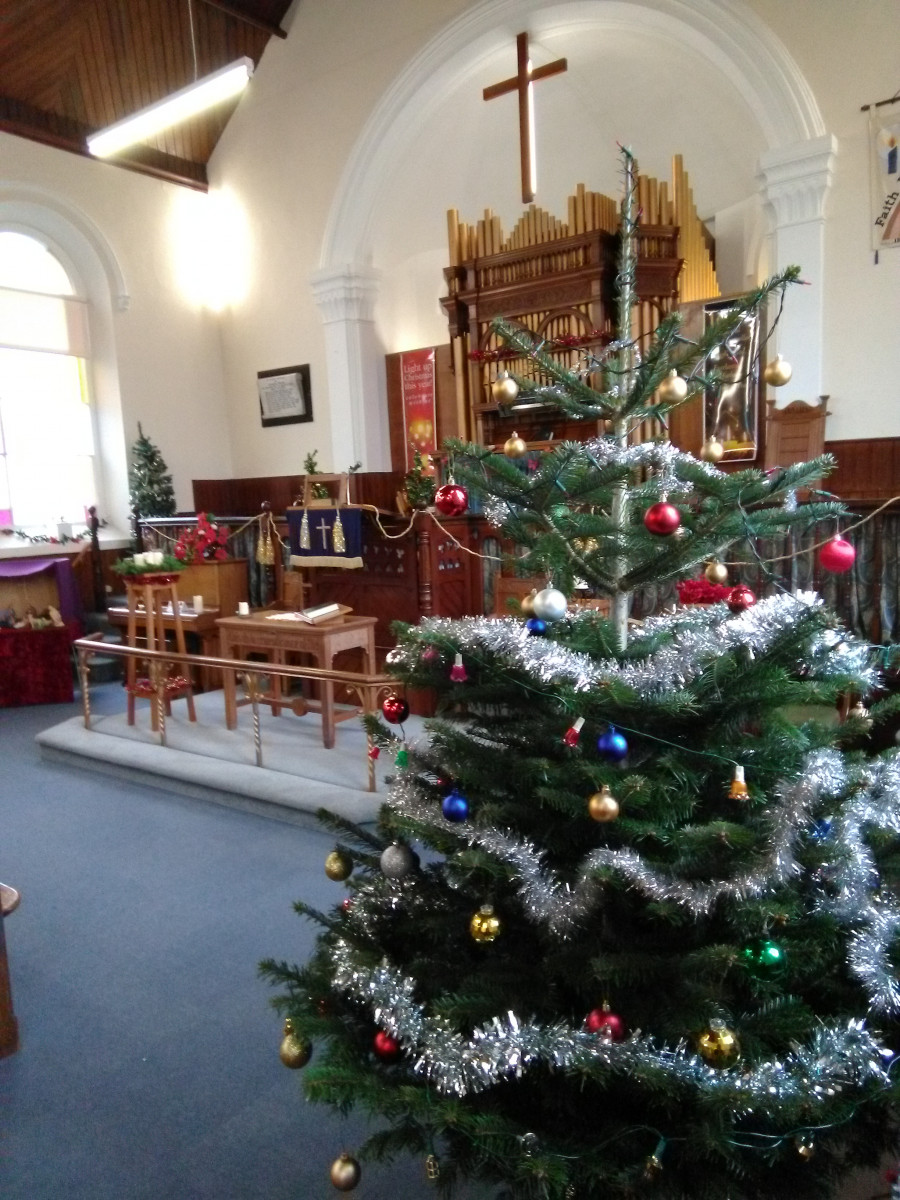 Tree donation by local firm Sun Chemical